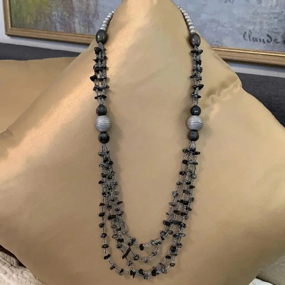 Long grey beaded necklace - Picture 1 of 5